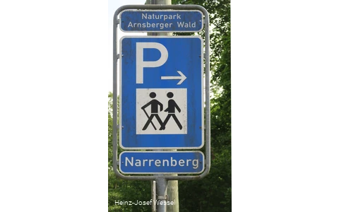 Schild Wanderparkplatz Narrenberg